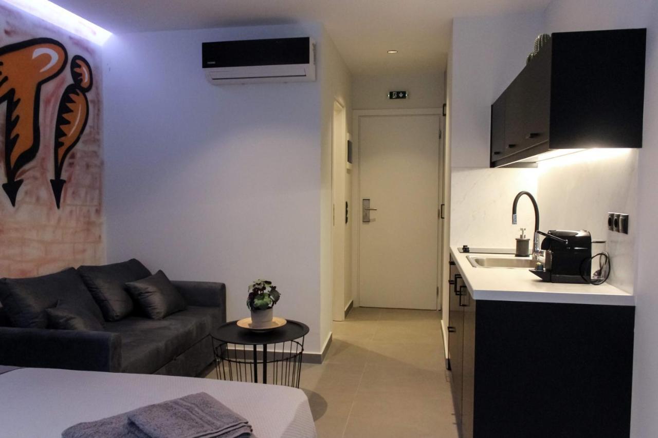 Triple A - Graffiti Homage In Psirri Square - Free Parking! Apartment Atena Exterior foto