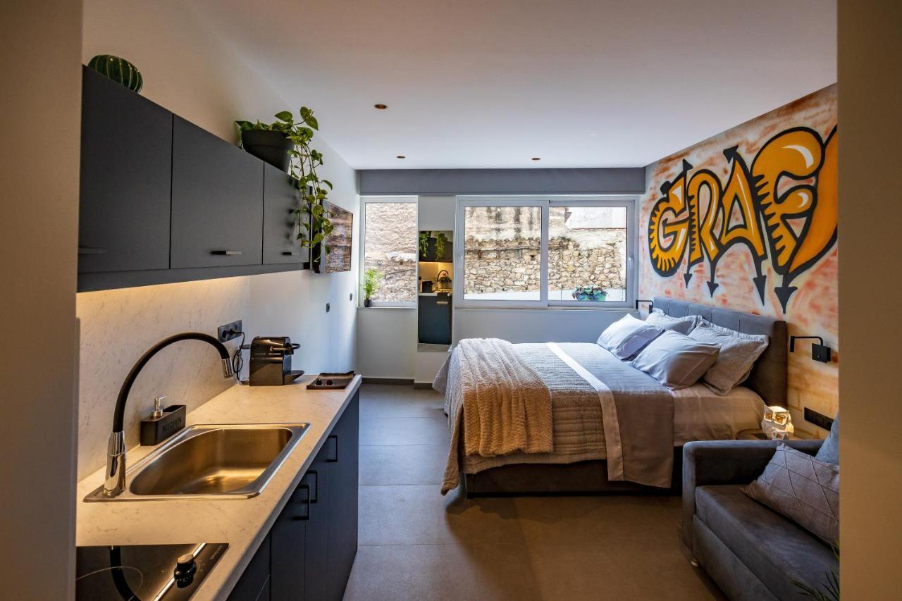 Triple A - Graffiti Homage In Psirri Square - Free Parking! Apartment Atena Exterior foto