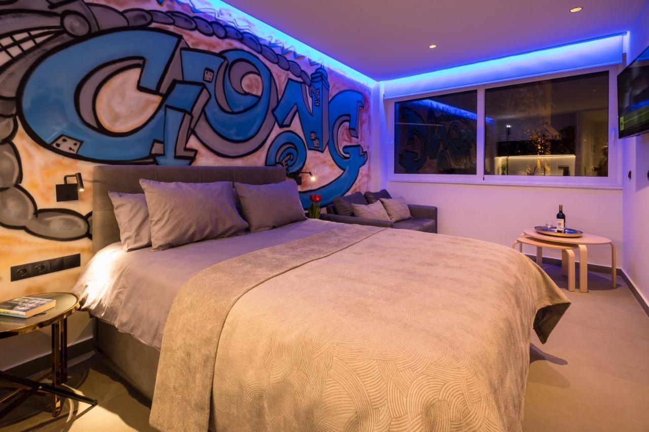 Triple A - Graffiti Homage In Psirri Square - Free Parking! Apartment Atena Exterior foto